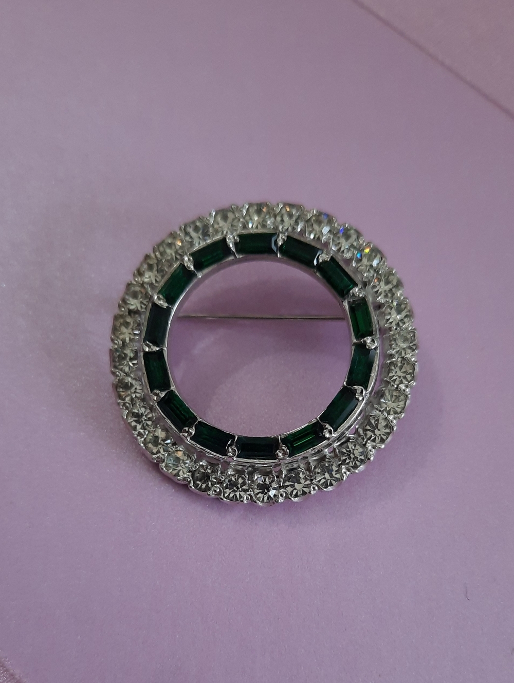 Classic Circle Brooch with Emerald Green and Clear Stones